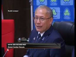 Semoga dengan naiknya gaji kakitangan kerajaan bermula 1 julai 2018 dan lain faedah yang diberikan dapat meningkatan lagi mutu perkhidmatan di sektor perkhidmatam kerajaan agar lebih. Lebih 300 000 Penerima Pencen Nikmati Tunggakan Pelarasan Baharu Youtube