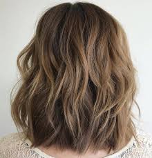 Stylists offer to wear them with falling loose strands or curls falling on the forehead. Popular 15 Medium Length Hairstyles 2021 Ideas And Trends Elegant Haircuts