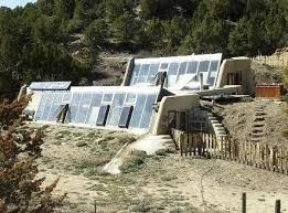 3000 Earthship Dans Le Monde Paperblog Maison Autosuffisante Maison Bioclimatique Maison Earthship