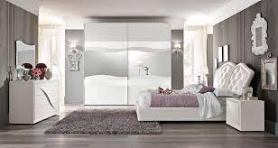 La camera da letto di colore bianco in stile moderno � una scelta preferita da molte persone, soprattutto per il fatto che il bianco permette di ottenere una stanza piacevole e rilassante. 20 Idee Per Arredare Una Camera Da Letto Bianca E Grigia Moderna Mondodesign It Camera Da Letto Bianca E Grigia Camera Da Letto Moderna Bianca Camera Da Letto