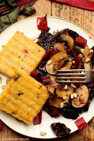 Gebratene Polenta Mit Rotem Mangold Und Pilzen Claudia Earp Roter Mangold Gebratene Polenta Polenta