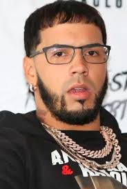 Origin anuel aa is a puerto rican rapper who specializes in latin trap music and reggaeton. Look How Anuel Aa Celebrates That His Hair Grew Back Right Now News