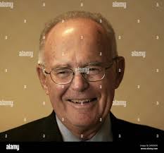 KRT BUSINESS STORY SLUGGED: CPT-ESPANOL KRT PHOTOGRAPH BY PETER ANDREW  BOSCH/MIAMI HERALD (FORT LAUDERDALE OUT) (KRT3- June 9) Oscar Coen,  president and CEO of Yupi.com, said the Miami Beach start-up company  recently