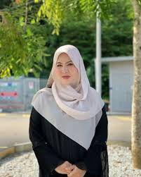 Antaranya set kosmetik seperti fiber mascara & lipstik, produk slimming set, set ibu bersalin, minuman coklat berkolagen, nosygon. Lepas Berjaya Tawan Dunia Kosmetik Bonda Rozita Cipta Kejayaan Rumah Hutan Terapi Alam Nona