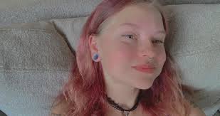 How could I possibly achieve this color besides going to a salon.