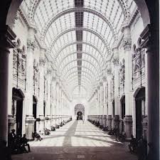 Esta Foto Corresponde Al Interior De Quizas Uno De Los Lugares Mas Distinguidos Modernos Y Concurridos De Santi Santiago De Chile Lugares Preciosos San Carlos