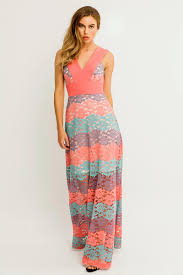 Vestidos de moda no hay comentarios. Vestido Largo Encaje Pastel Tirantes Anchos Escote Pico Invitada