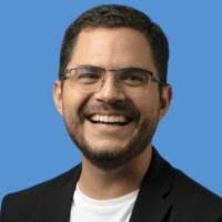 Julio Canas's Instagram, Twitter & Facebook