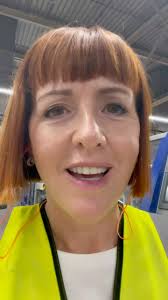 Impressive view, impressive dog. #jeff #dog #london #dogsofinstagram  #wirehairdachshund