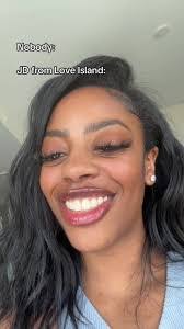 Desiree Hardeman's Instagram, Twitter & Facebook