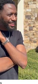 Say it again Amber Shayla after the bag lol 😂 Anthony trying to play it  cool like he not bothered but was boo hoo ing at Piarry house earlier lol  😂 ok