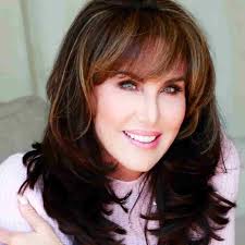 Robin, moreover, may also have opted for chin correction surgery as recently her chin looks more round and defined than it was before. Robin Mcgraw Wiki Age Bio Twin Brothers Husband Net Worth Instagram