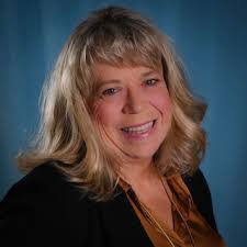 Ellen Bertram's Instagram, Twitter & Facebook