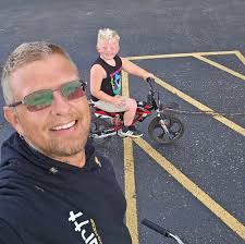 Are there siding contractors available to side a couple gable ends of a  cottage?