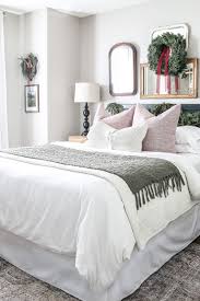 This week's christmas home tours have officially kicked off today! Christmas In The Guest Bedroom Little Glass Jar