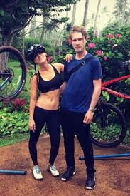 Kaley cuoco · kaley cuoco was up for best actress in a musical or comedy at this year's golden kaley cuoco shares hilarious reaction to golden globes loss. Kaley Cuoco Starportrat News Bilder Gala De