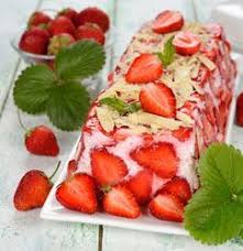 Terrine De Fraises A La Noix De Coco Une Jolie Recette De Printemps Bien Fruiteeet Parfumee Recette Recette Recettes De Cuisine Terrine