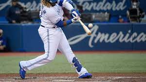 Watches his solo home run. Blue Jays Guerrero To Be Youngest Hr Derby Participant Ever Abc News