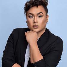 Kris Ruiz's Instagram, Twitter & Facebook