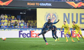 Read sid lowe's match report from estadio de la cerámica Nicolas Pepe Strikes From Spot To Give Arsenal A Lifeline Against Villarreal Europa League The Guardian