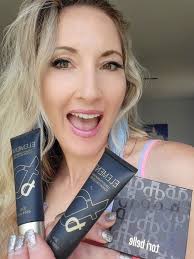 Foundation with vitamins and antioxidants for skin