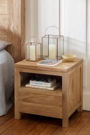 Table De Chevet En Teck Recycle Brosse Deco Chambre A Coucher Mobilier De Chambre Mobilier De Salon