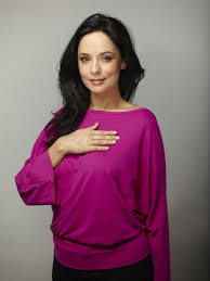 Andreea violeta marin banica alias: Andreea Marin Avon Romania S Ambassador For Social Causes Women Empowerment Social Cause Fashion