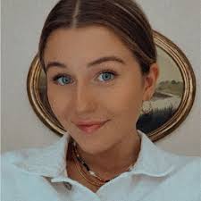 Happy to share that today I received my degree from the University of Costa  Rica. I'm looking forward to the next chapters of my professional life.