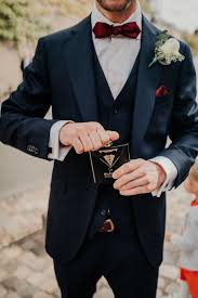 Hochzeitsfotograf Wiesbaden Hochzeitsfotos Im Jagdschloss Platte Blaue Hochzeitsanzuge Blauer Anzug Hochzeit Brautigam Anzuge