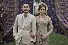 Check spelling or type a new query. Tren Kebaya Pengantin 2021 Gaya Klasik Lebih Mendominasi Hingga Permainan Detail Yang Elegan Namun Tetap Simpel Semua Halaman Stylo
