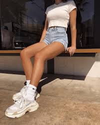 Emma Chamberlain On Instagram Borrowed These Shoes From My Ð­ðªð­ Sneaker Outfits Women Sneakers Outfit Summer Fashion