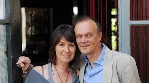 Mai 1964 in münchen) ist ein deutscher strafverteidiger, schriftsteller und dramatiker. Edgar Selge Privat Erst Gefangnis Dann Promi Welt So Tickt Der Charakterdarsteller News De