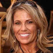 Lori Caillouet's Instagram, Twitter & Facebook