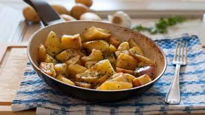 Da 15 minuti per le più piccole a 30 minuti per quelle più grandi. Ricetta Patate Lesse Gustose Dissapore