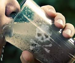 Un alt tip de poluare al apelor foarte des întâlnit este poluarea cu plastic. Aquamundus Ro Protejati Apa Protejati Viata