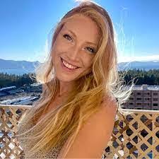 Haley Loomis's Instagram, Twitter & Facebook