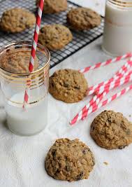Chewy Oatmeal Raisin Cookies Easy Oatmeal Cookies Baker Bettie Recipe Cookie Recipes Oatmeal Raisin Easy Oatmeal Raisin Cookies Oatmeal Raisin Cookies