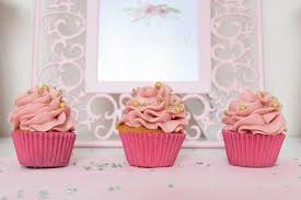 Use cortadores de corazones para la orejitas y los globos. Cup Cakes Decorations Idees Pour Baby Shower Fete De Grossesse