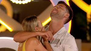 Love island is the sizzling summer series based on the international smash hit and cultural phenomenon. Q06wdp Mmwi2rm