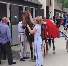 Le fcav redon fête son maintien et sa victoire. Jean Pascal Bragato Et Jean Michel Bazire Peuvent Bien Le Couver Du Regard Le Fiston De J Arrive Du Gers N En Finit Pas De Rafler Les Victoires Presselib