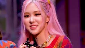 She is addicted to hot cheetos. Rose Zone ë¡œì œ On Twitter Pretty Pink Haired Rose Rose ë¡œì œ Thealbum Blackpink