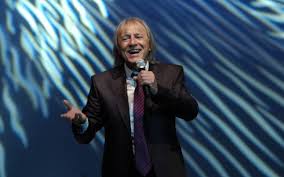 Astăzi am mai pierdut o voce, un artist. Mihai Constantinescu A Murit La 73 De Ani Important E Ce LÄsÄm Nu Ce LuÄm Pentru CÄ Materialul Se Distruge InsÄ Spiritul Poate RÄmane MultÄ Vreme