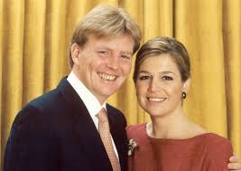 First in the line of succession since his mother's accession to the throne on april 30, 1980. Koning Willem Alexander En Koningin Maxima 15 Jaar Geleden Verloofd Ontwerper Verlovingsjurk The World Of Royals