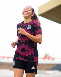 Finalmente se da a conocer la nueva indumentaria de la selección mexicana donde se vuelve al color negro y ahora se suma una combinación en tonalidad rosa. Adidas Presenta La Nueva Playera De La Seleccion Mexicana As Mexico