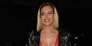 Megan masturbates until she has an orgasm! Megan Barton Hanson Had A Bisexual Threesome With A Couple