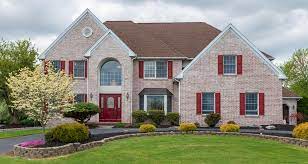 The most common pink brick house material is glass. 8 Striking Curb Appeal Ideas For Brick Homes You Ll Love