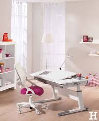 Heutzutage wachsen schülerschreibtische der verschiedensten hersteller mit und lassen sich individuell auf. Pin Auf Kinderzimmer