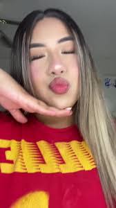 Briana Combs's Instagram, Twitter & Facebook