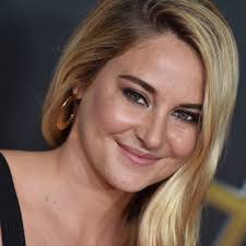 In an april 2020 interview with the new york times, woodley revealed she was no longer dating rugby player ben volavola. Where Did The Rumors About Aaron Rodgers And Shailene Woodley Start