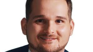 Doutor Kaleb Gerard: O Advogado que tem Transformado a Realidade de  Brasileiros em Portugal